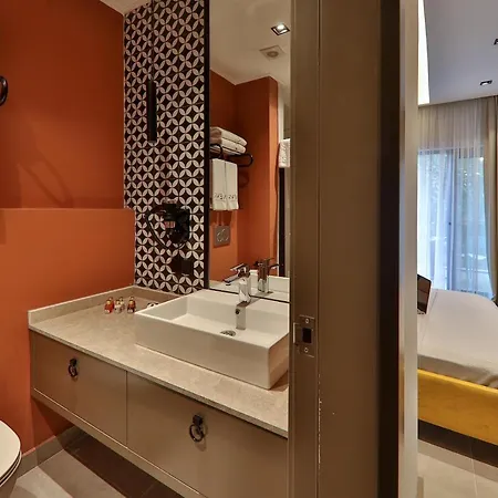 Neva Hotel *